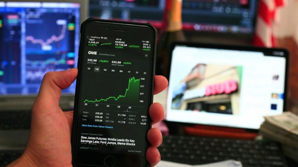 Evolutie van online beleggen: een wetenschappelijke blik op EU-brokerplatforms